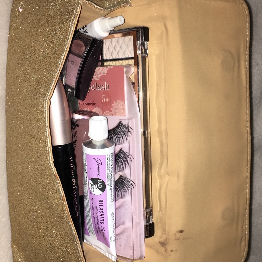 Makeup bundle - Picture 7 of 8